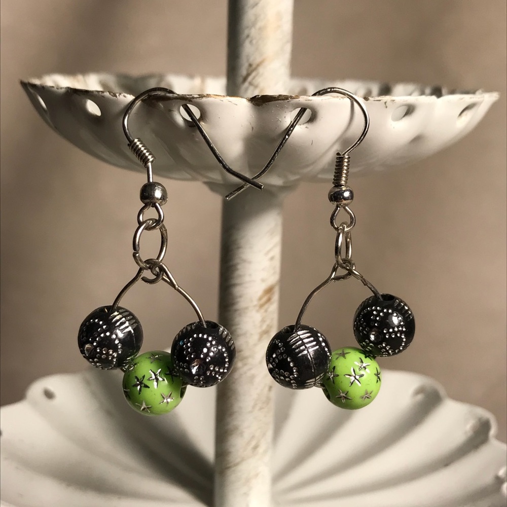 🌸 Funky dangle earrings